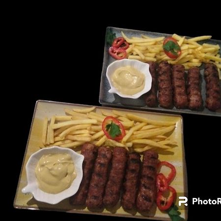 Casablanca Hostel Craiova Luaran gambar