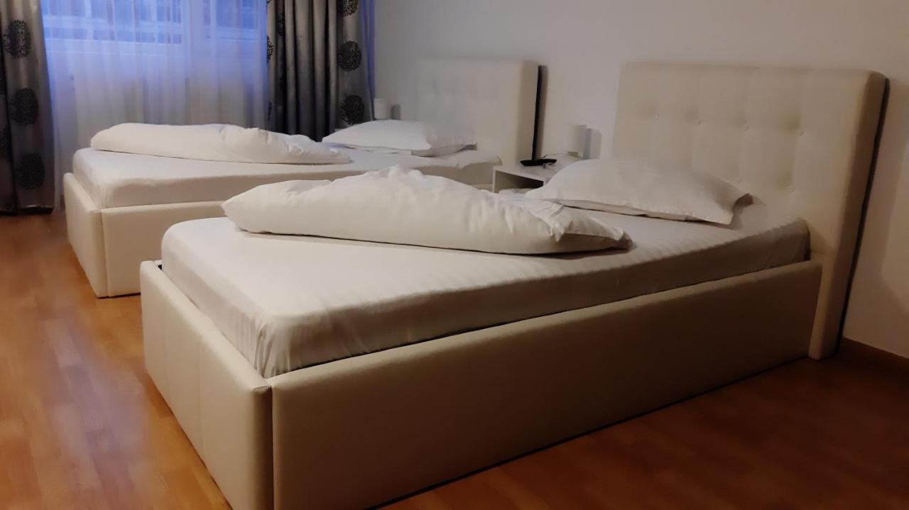 Casablanca Hostel Craiova Luaran gambar