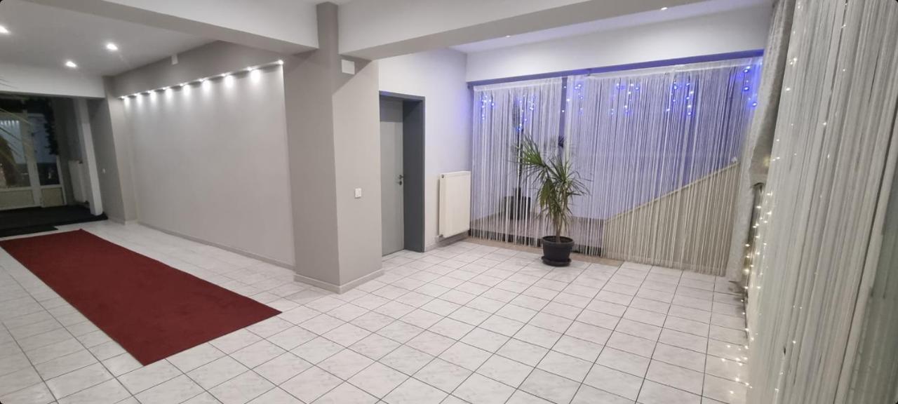 Casablanca Hostel Craiova Luaran gambar